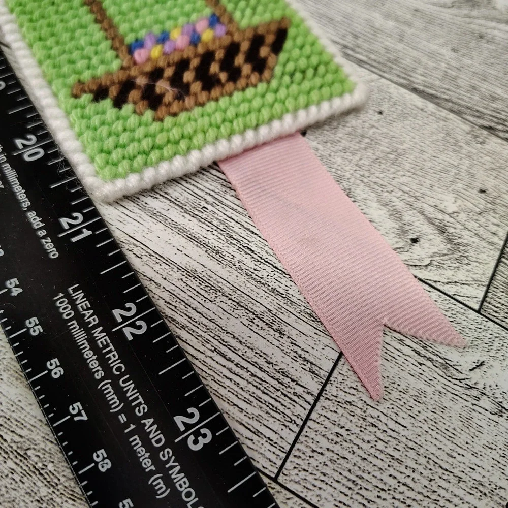 Handmade Easter Wall Hanging Spring Decor‎ Plastic Canvas Retro Cottagecore